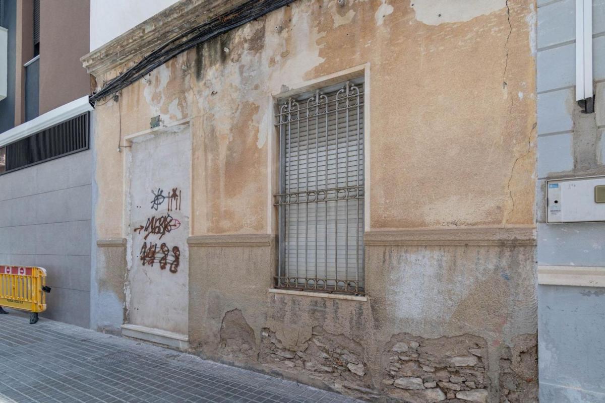 Sprzedaż szeregowego domku w  Chalet adosado en Calle Blas Valero, 80, Pont Nou-Corazón de Jesús, Elche / Elx , Elche / Elx photo 2