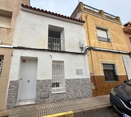 Chalet adosado en Pinoso photo 1