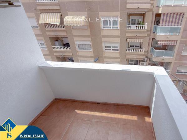 Venta de piso en Piso en Antonio Machado, Torrevieja, Torrevieja
thumbnail 2