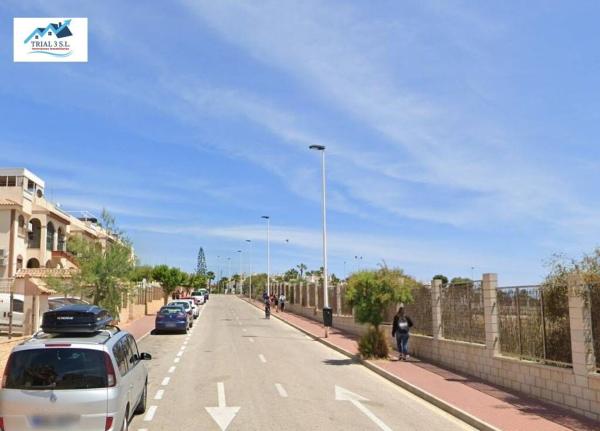 Продажа квартиры на Piso en Avenida Asociación Victimas del Terrorismo, Parque Acuático - Sector 25, Torrevieja, Торревьеха
 photo