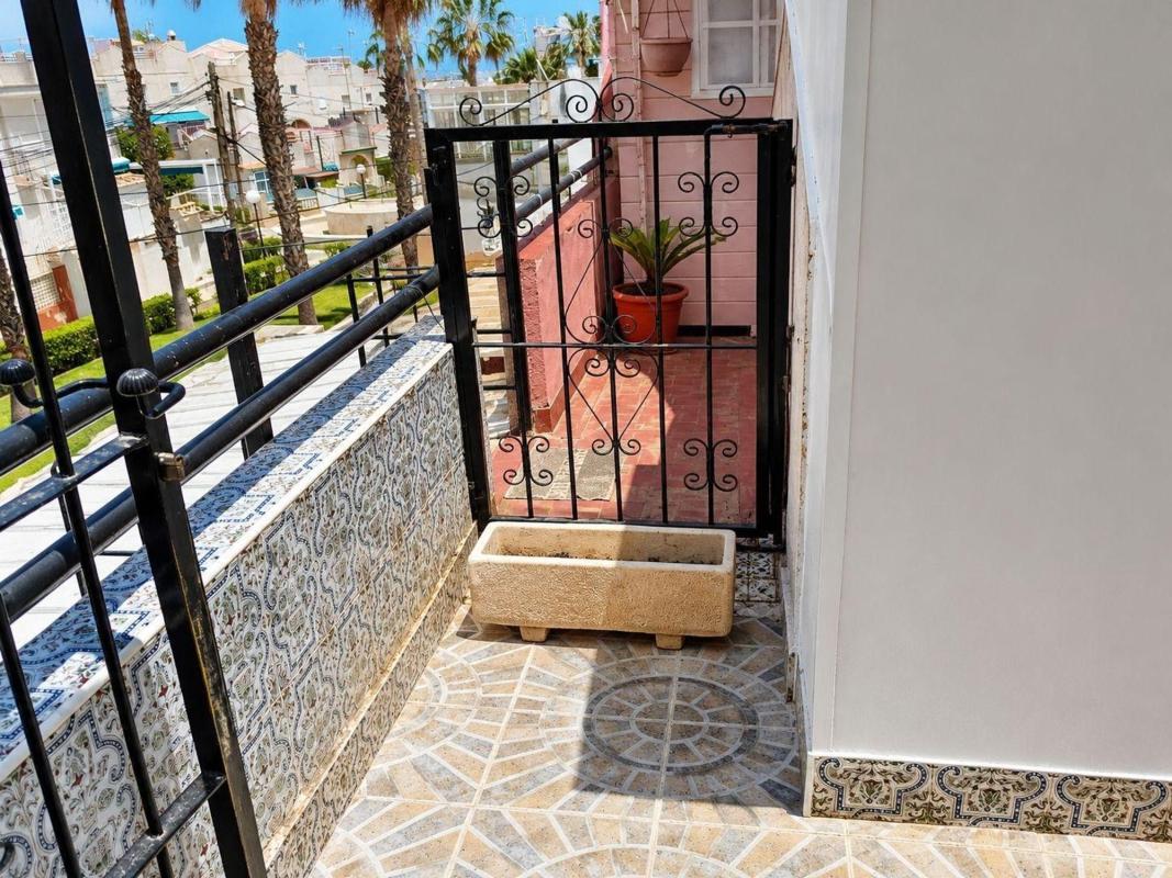 Sprzedaż niezależnego domku jednorodzinnego w  Casa o chalet en Los Balcones - Los Altos del Edén, Torrevieja, Torrevieja photo 4