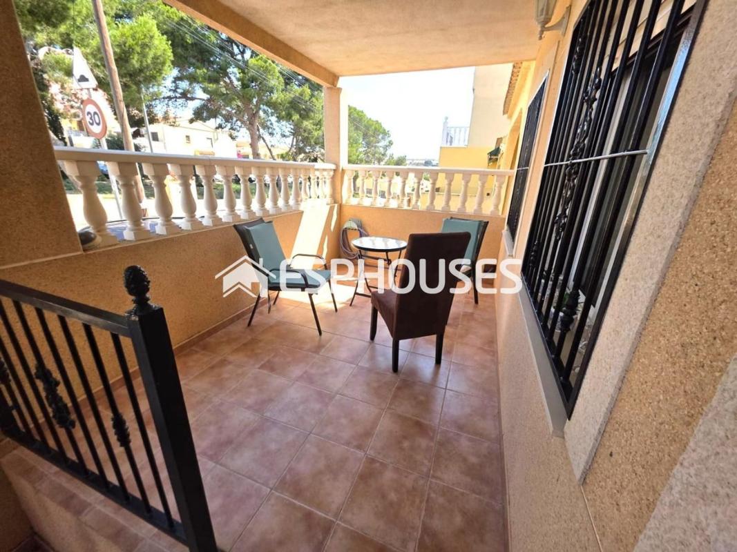 Продажа отдельного шале в Chalet pareado en San Fulgencio, Сан-Фульхенсио photo 2