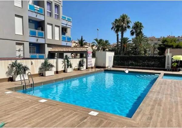Venta de piso en Piso en Calle Maestro Francisco Casanovas, 57, Avenida Habaneras - Curva de Palangre, Torrevieja, Torrevieja
photo 1