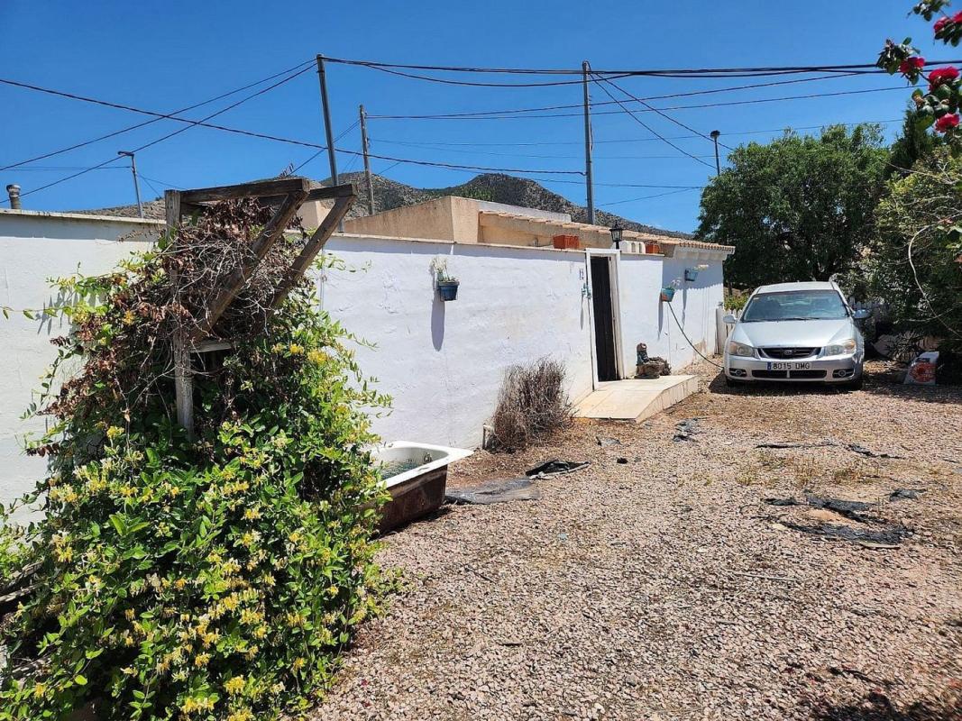 Venta de finca rústica en Finca rústica en Algueña , Algueña photo 4