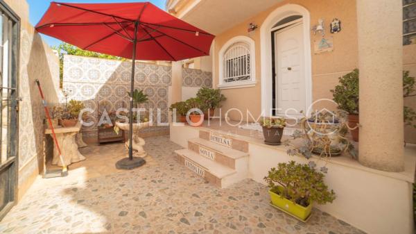 Chalet independiente en venta en Casa o chalet en Aguas Nuevas, Torrevieja, Torrevieja photo 1