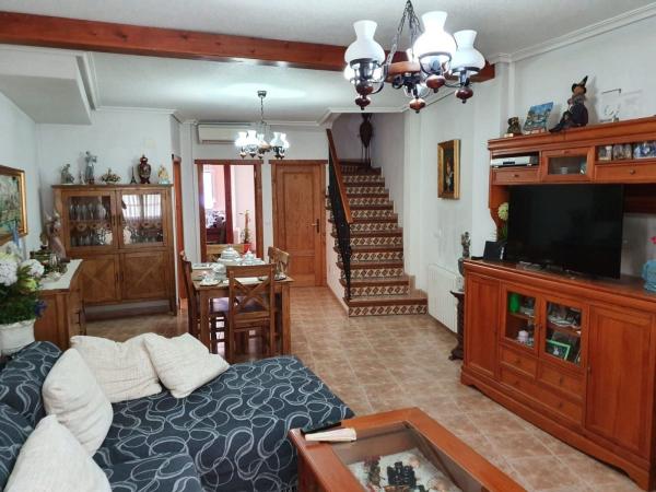 Chalet adosado en Pinoso photo 1
