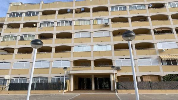 Apartment for sale in Piso en Calle Helena, Torreblanca, Torrevieja, Torrevieja thumbnail 2