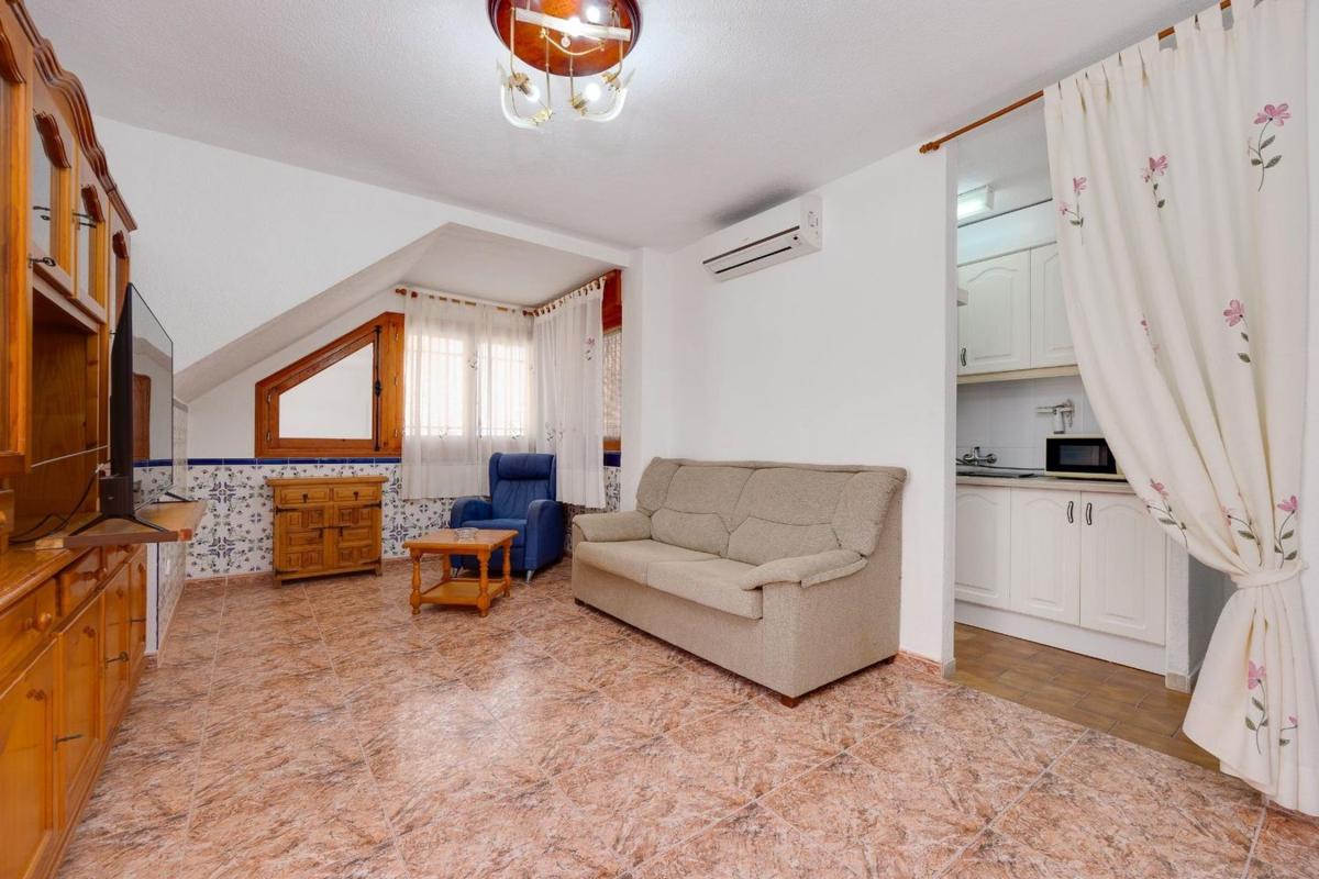 Venta de piso en Piso en Avenida de Francia, 22, Los Europeos, Torrevieja, Torrevieja
photo 3