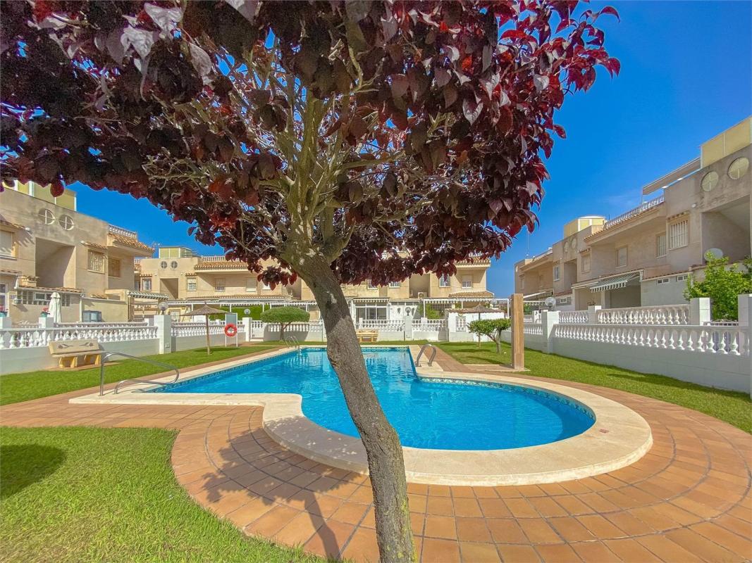 Venta de piso en Piso en Avenida de Corcega, Aguas Nuevas, Torrevieja, Torrevieja
 photo 3
