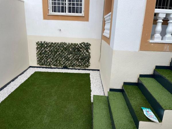 Chalet adosado en Calle Río Tajo, 740, La Siesta - El Salado - Torreta, Torrevieja thumbnail 2
