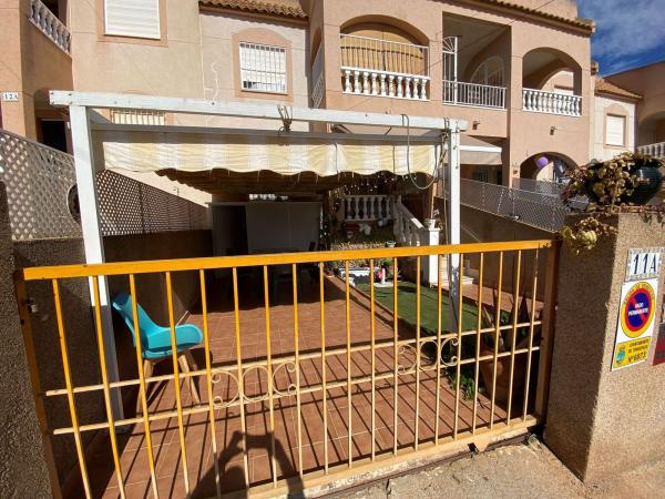 Sprzedaż mieszkania w Piso en Calle del Pino, Los Balcones - Los Altos del Edén, Torrevieja, Torrevieja
 photo 4