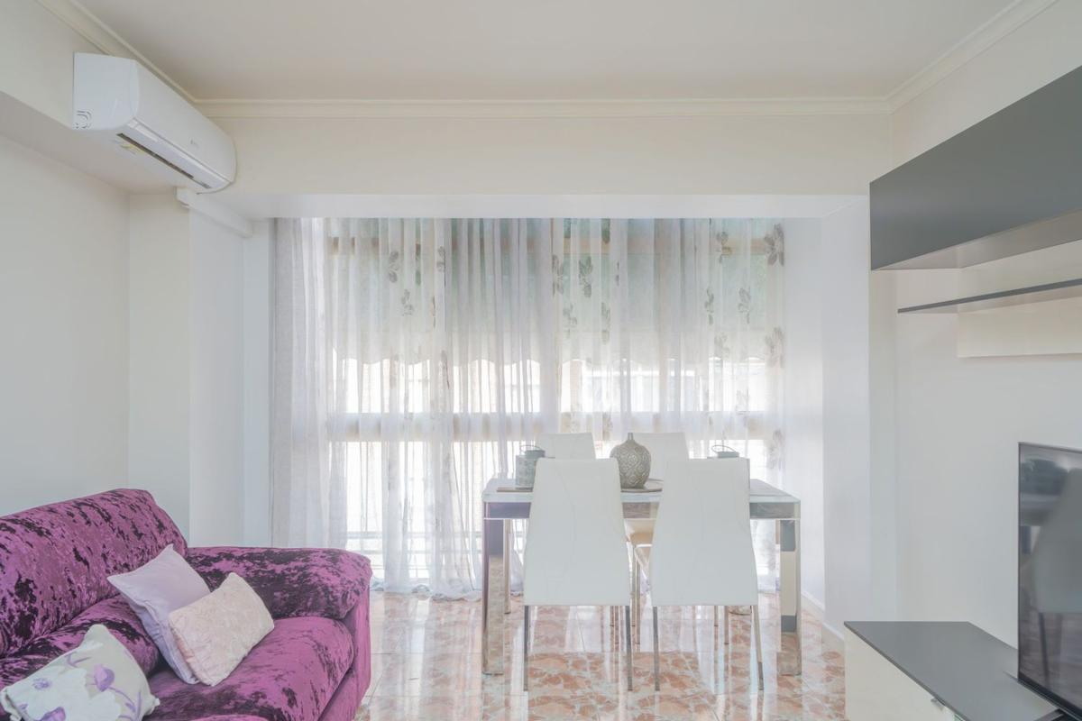 Продажа квартиры на Piso en Pasaje de Cox, Colonia Requena - Virgen del Carmen, Alicante / Alacant, Аликанте / Алакант
photo 2