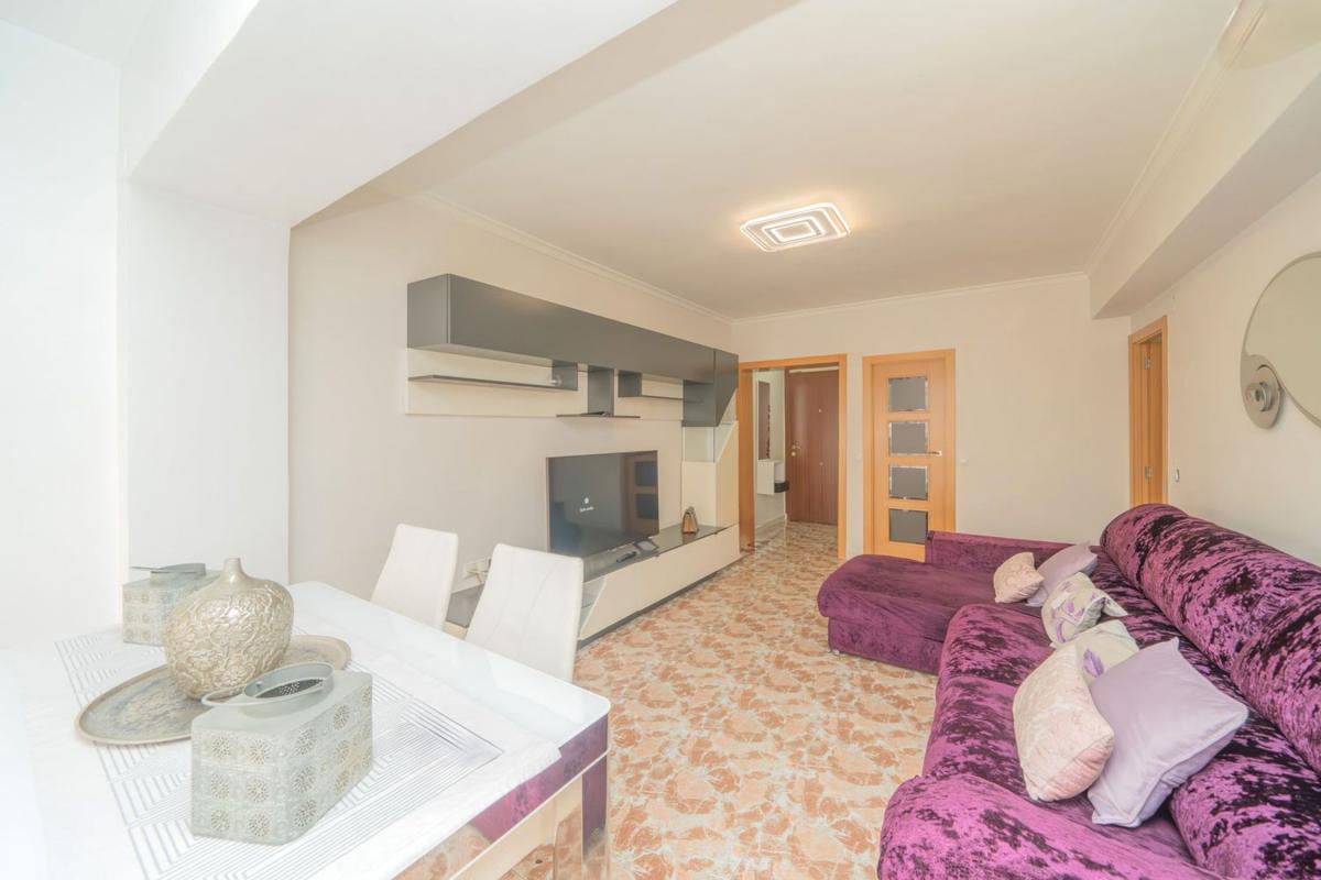 Продажа квартиры на Piso en Pasaje de Cox, Colonia Requena - Virgen del Carmen, Alicante / Alacant, Аликанте / Алакант
photo 3