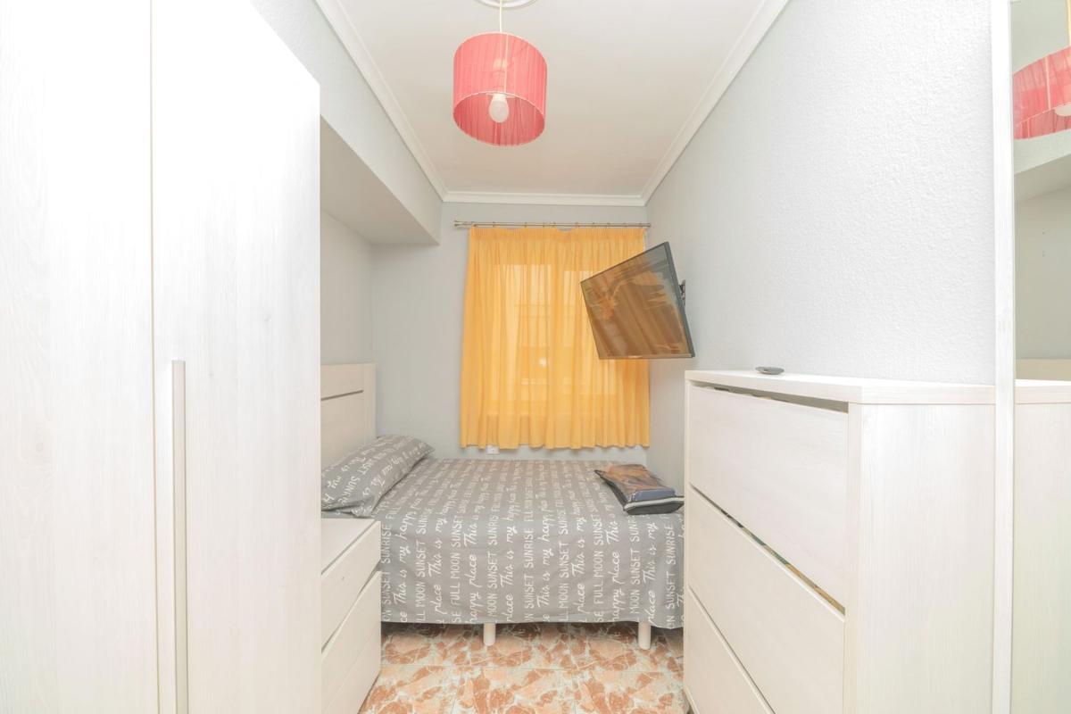 Продажа квартиры на Piso en Pasaje de Cox, Colonia Requena - Virgen del Carmen, Alicante / Alacant, Аликанте / Алакант
photo 5