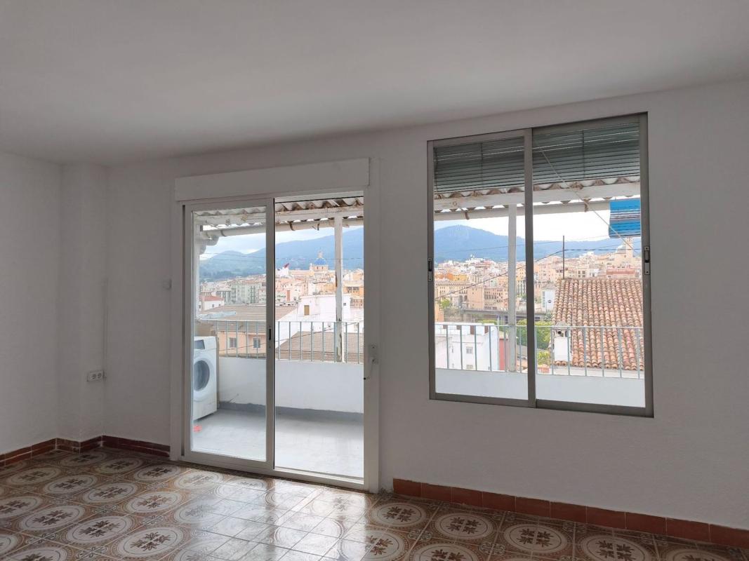 Продажа квартиры на Piso en Barri Eixample, Alcoy / Alcoi, Алкой
 photo 3