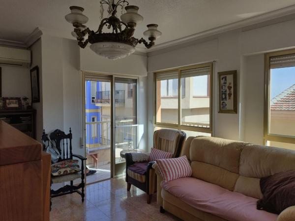 Venta de piso en Piso en Calle Joaquín Ortuño, Centro, San Miguel de Salinas, San Miguel de Salinas
thumbnail 2