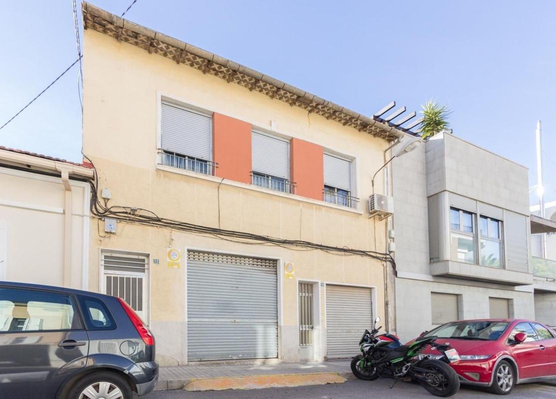 Properties for sale and rent in Spain photo 2