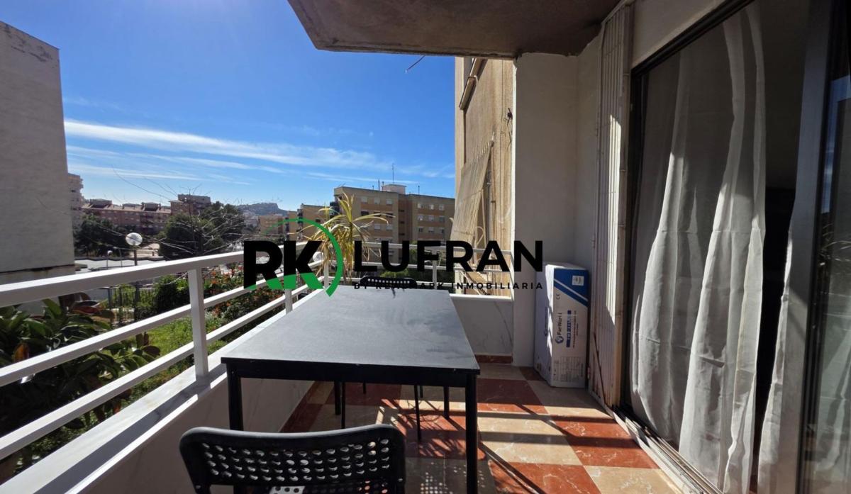 Venta de piso en Piso en Calle Orcheta, Juan XXIII, Alicante / Alacant, Alicante / Alacant
photo 2