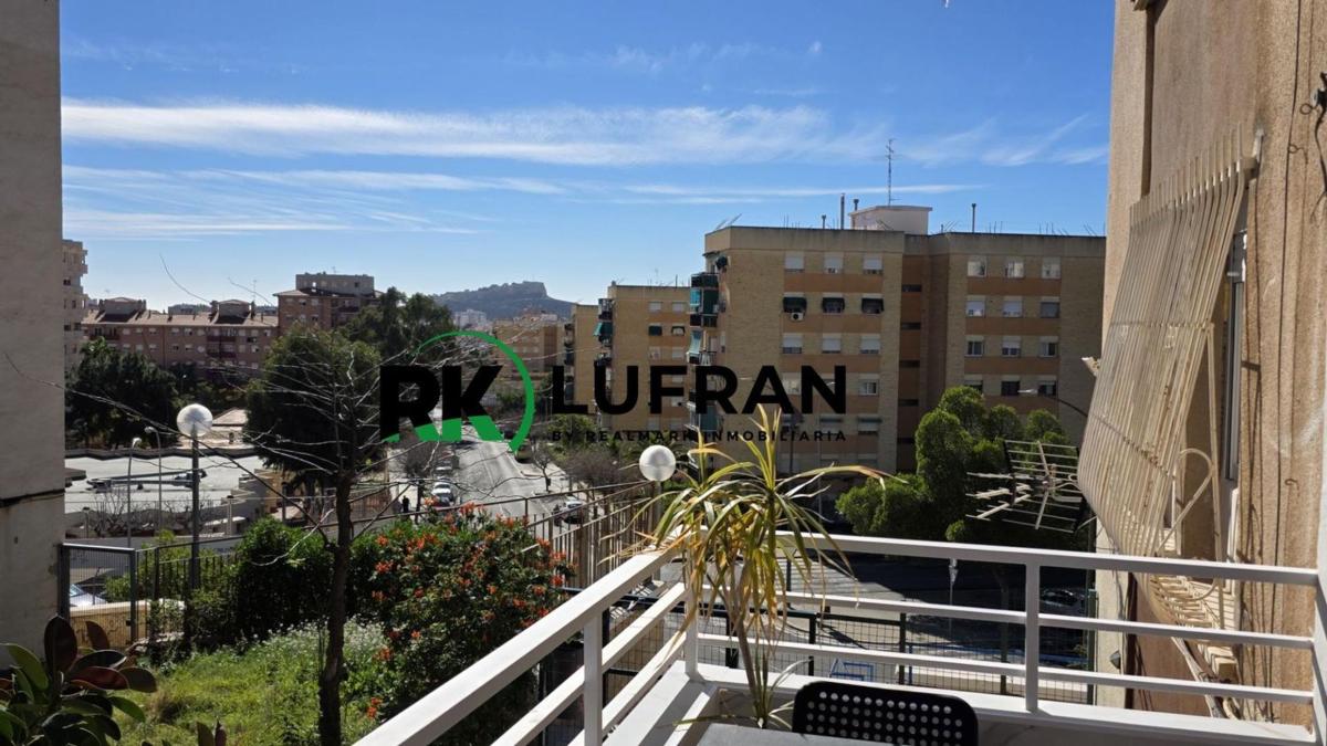 Venta de piso en Piso en Calle Orcheta, Juan XXIII, Alicante / Alacant, Alicante / Alacant
photo 4