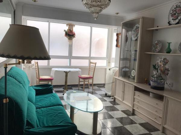 Продажа квартиры на Piso en Calle d'Enrique Monsonís Domingo, 23, Plà del Bon Repòs-La Goteta, Alicante / Alacant, Аликанте / Алакант
 photo 1