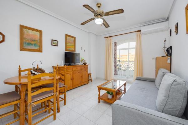 Sale of flat in Piso en Avenida Suiza, 62, Los Europeos, Torrevieja, Torrevieja
thumbnail 3