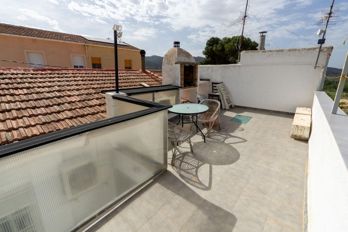 Продажа таунхауса в Chalet adosado en Calle Menéndez Pelayo, Ibi , Иби photo 3