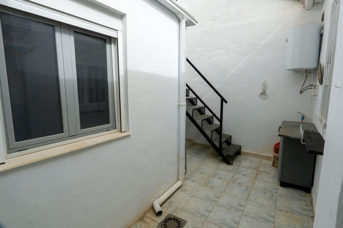 Продажа таунхауса в Chalet adosado en Calle Menéndez Pelayo, Ibi , Иби photo 5