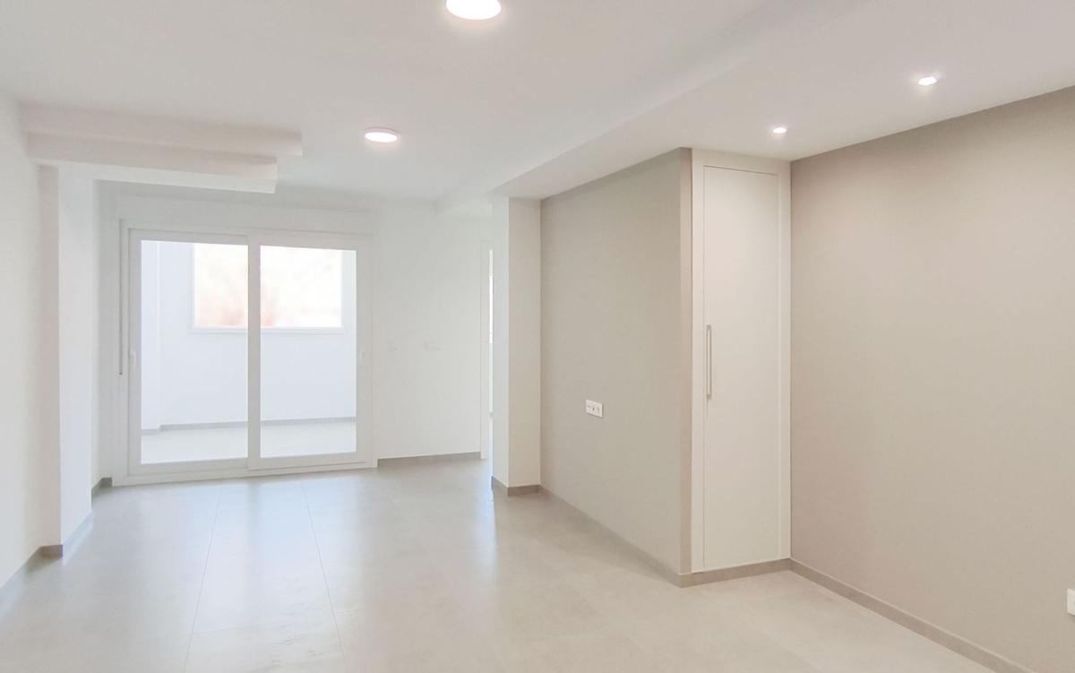Sale of apartment in Piso en Avenida Olimpiadas, 15, Plaza de Toros - Avenida Chapí - Trinquete, Elda, Elda
photo 3