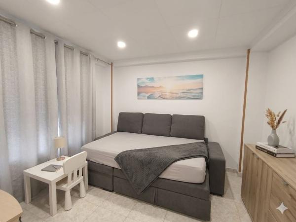 Продажа квартиры на Piso en Calle Maestro Luis Torregrosa, Plà del Bon Repòs-La Goteta, Alicante / Alacant, Аликанте / Алакант
 photo 1