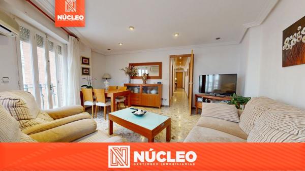 Venta de piso en Piso en Calle Marqués de Carrús, Raval de Santa Teresa-El Asilo, Elche / Elx, Elche / Elx
photo 1
