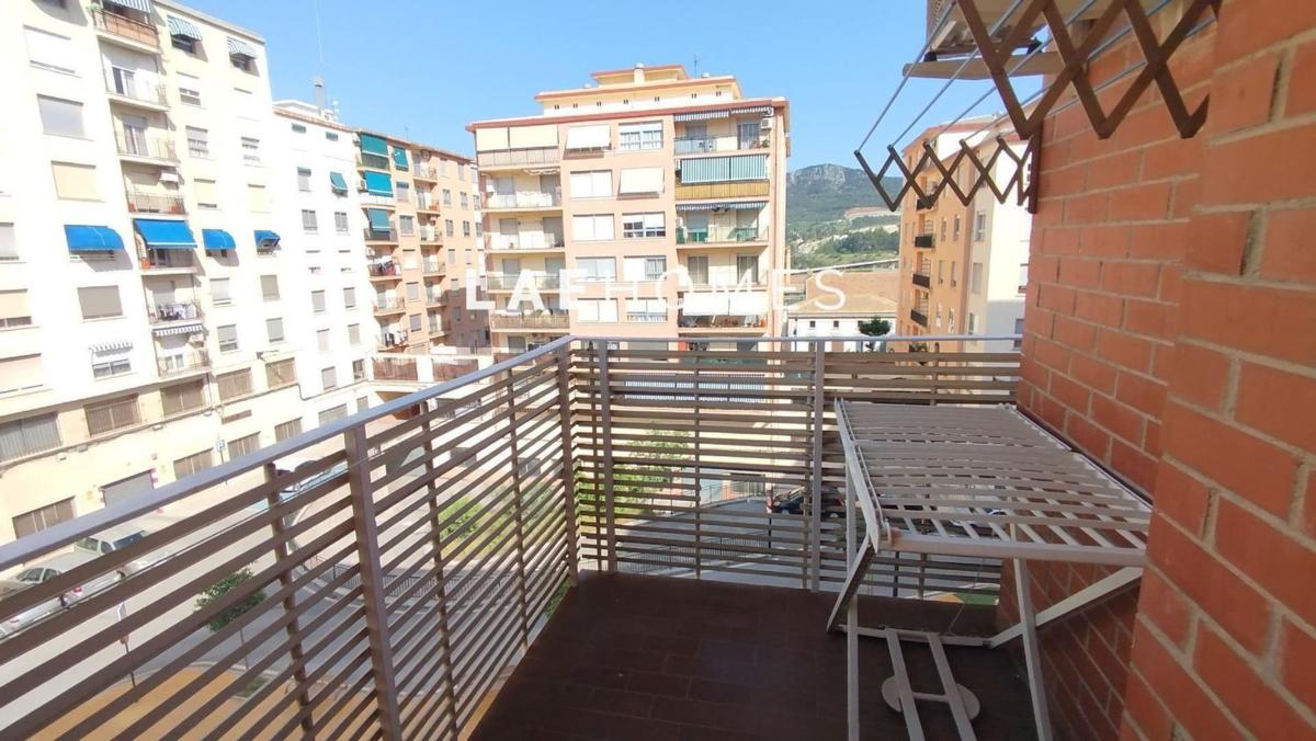 Sale of apartment in Piso en Plaza Benissaidó, Barri Zona Nord, Alcoy / Alcoi, Alcoy
photo 5