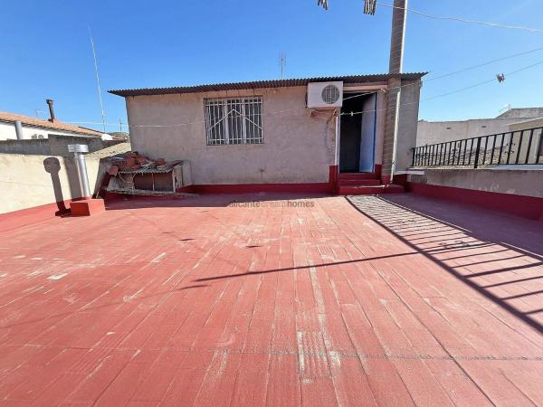 Chalet adosado en Pinoso thumbnail 1