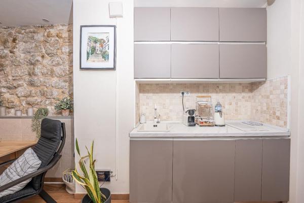 Sale of flat in Piso en Calle Santa Lucía, Casco Histórico-Santa Cruz, Alicante / Alacant, Alicante
 photo 4