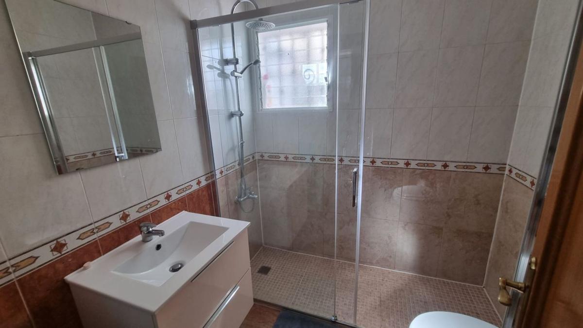 Продажа отдельного шале в Chalet pareado en Calle el Moll, 9, Urbanizaciones, Guardamar del Segura, Гуардамар-дель-Сегура photo 5