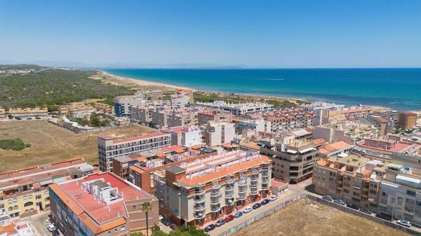 Sale of flat in Piso en Gaspar Perrelló, Torrevieja, Torrevieja
photo 1
