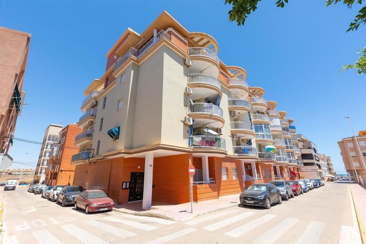 Venta de piso en Piso en Gaspar Perrelló, Torrevieja, Torrevieja
photo 2