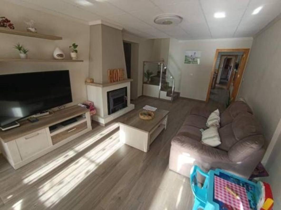 Продажа таунхауса в Chalet adosado en Calle Virgen de la Salud, Hondón de los Frailes , Хондон-де-лос-Фрайлес photo 2