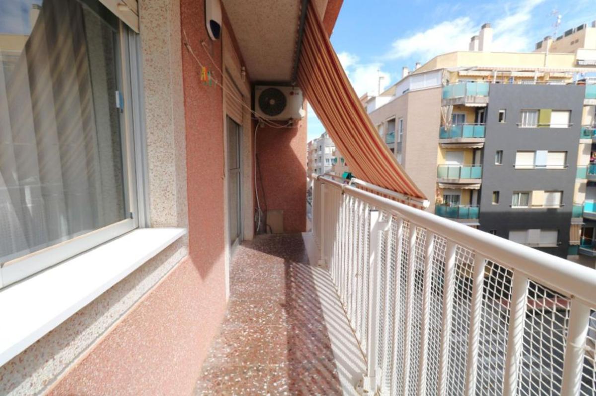 Venta de piso en Piso en Calle Monteagudo, El Acequión, Torrevieja, Torrevieja
photo 5