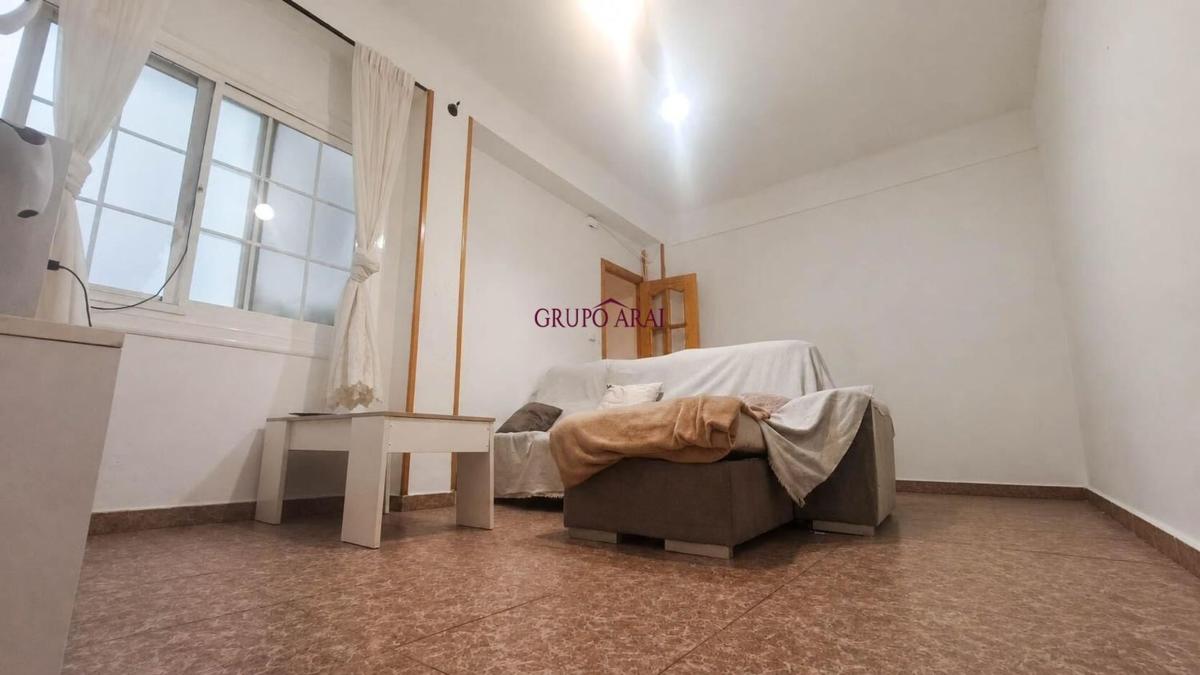 Venta de piso en Piso en Calle València, Carolinas Bajas, Alicante / Alacant, Alicante / Alacant
photo 2