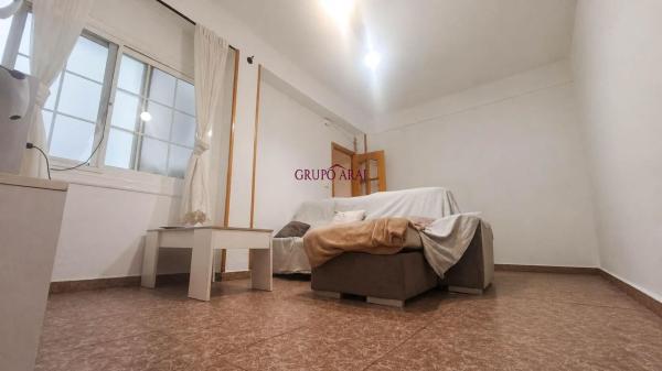 Piso en venta en Piso en Calle València, Carolinas Bajas, Alicante / Alacant, Alicante / Alacant thumbnail 2