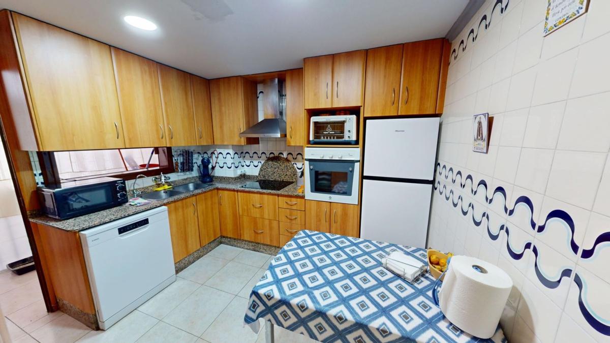 Продажа квартиры на Piso en Calle Vicente Fuentes Sansano, Carrús Oeste, Elche / Elx, Эльче / Эльх
photo 2