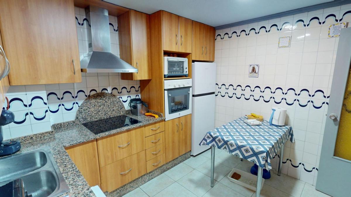 Продажа квартиры на Piso en Calle Vicente Fuentes Sansano, Carrús Oeste, Elche / Elx, Эльче / Эльх
photo 4