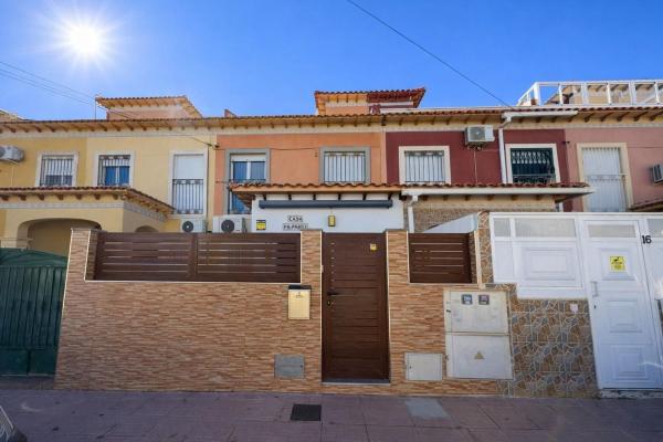 Chalet adosado en Calle Halcón, La Siesta - El Salado - Torreta, Torrevieja photo 1