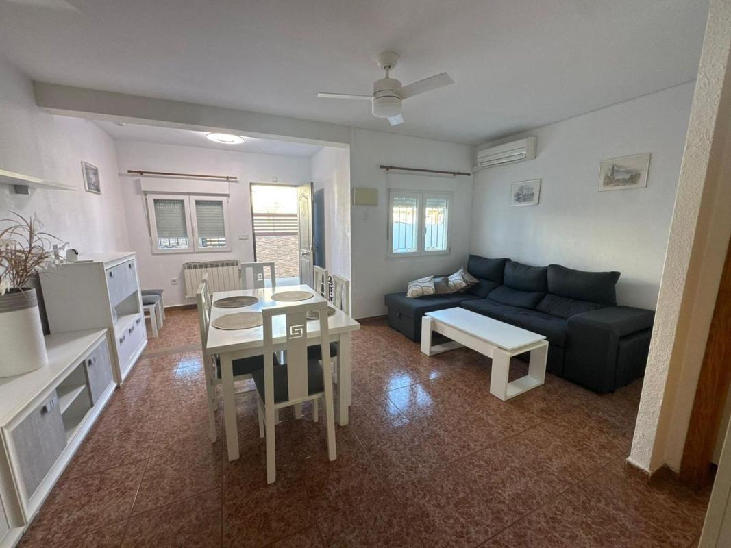 Sprzedaż szeregowego domku w Chalet adosado en Calle Halcón, La Siesta - El Salado - Torreta, Torrevieja , Torrevieja photo 4