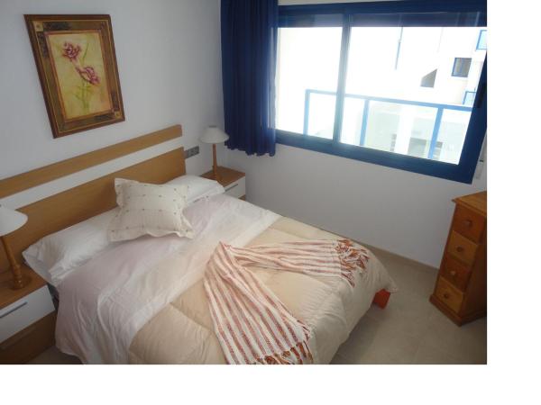 Piso en venta en Piso en Glorieta del Reino Unido, 6, El Palmeral-Urbanova-Tabarca, Alicante / Alacant, Alicante / Alacant thumbnail 2