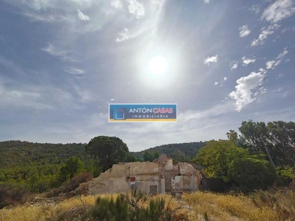 Rustic farm for sale in  Finca rústica en Petrer , Petrer photo 1