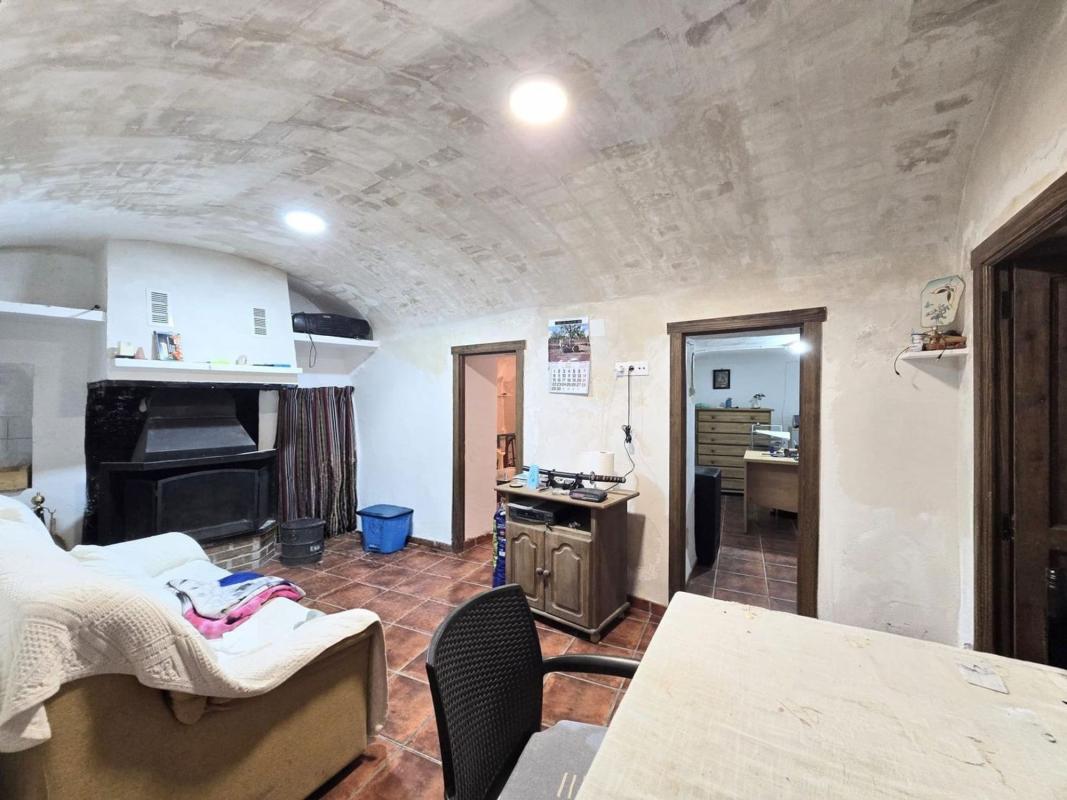 Продажа загородного участка в Finca rústica en Algueña , Алгенья photo 5