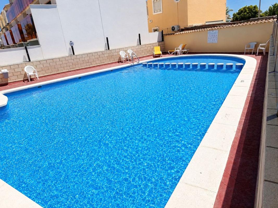 Sprzedaż szeregowego domku w  Chalet adosado en Calle Alarcon, Lomas de Don Juan, Orihuela , Orihuela photo 2