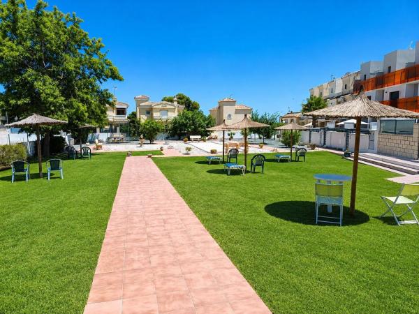 Chalet adosado en Calle Alarcon, Lomas de Don Juan, Orihuela thumbnail 2