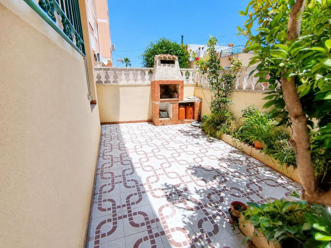 Sprzedaż szeregowego domku w  Chalet adosado en Calle Alarcon, Lomas de Don Juan, Orihuela , Orihuela photo 4